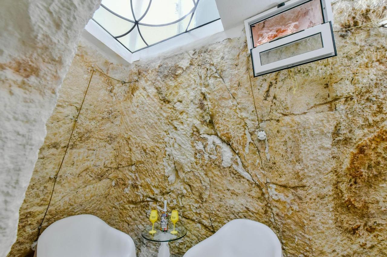 Grotta Antigone - 3Min Dal Centro Storico Apartment Ostuni Ngoại thất bức ảnh